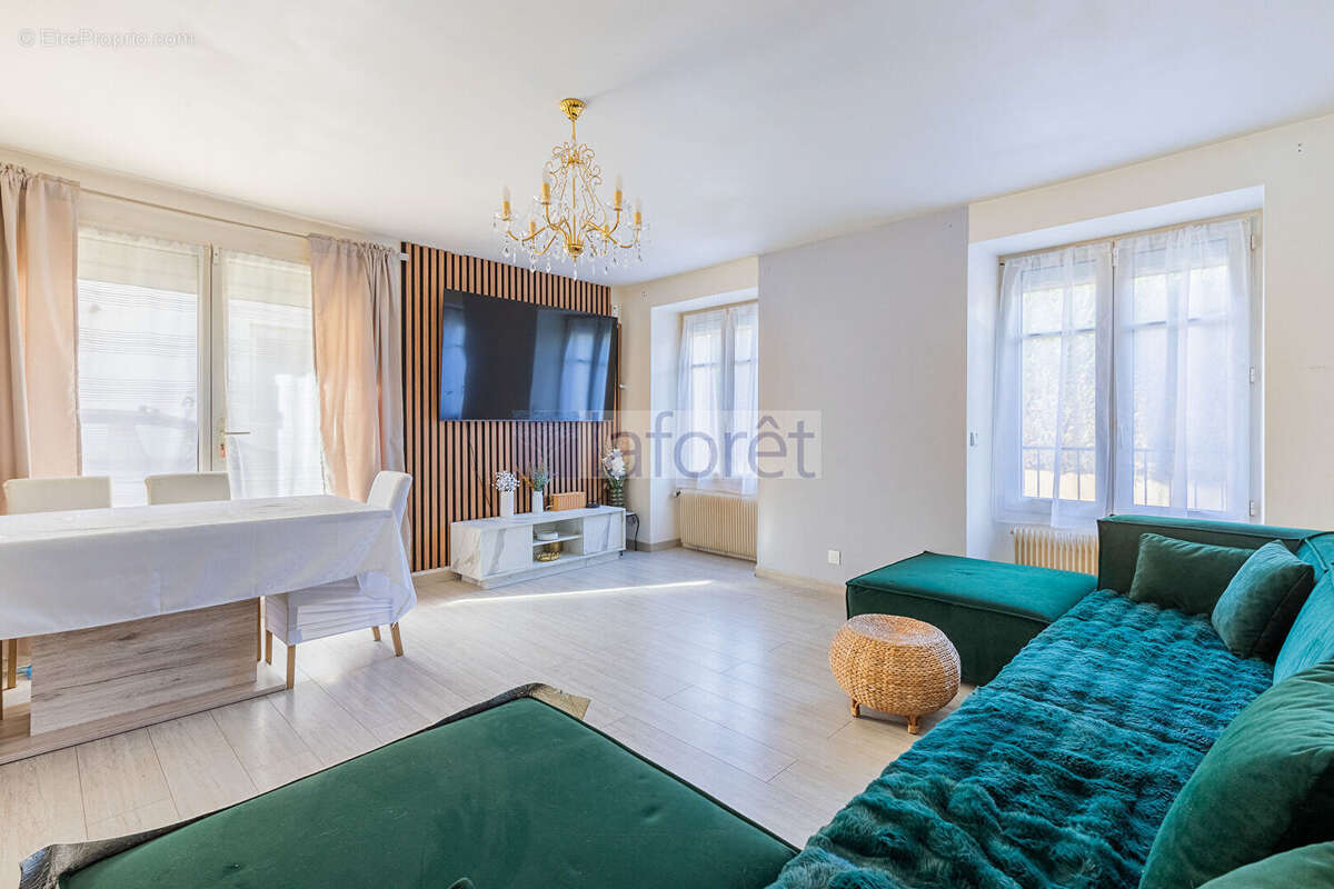 Maison à SAULX-LES-CHARTREUX