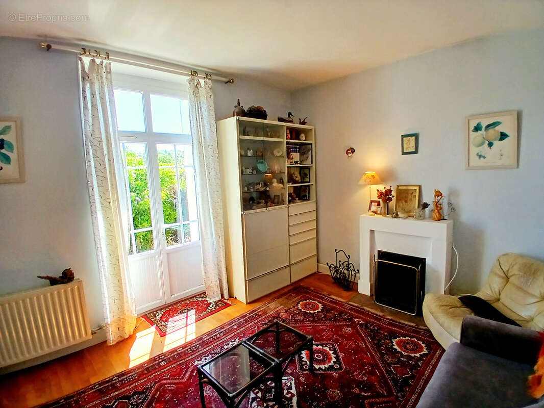 Maison à CHITRAY
