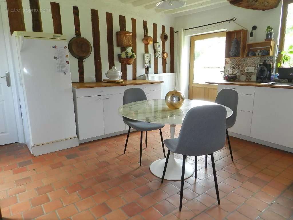 Maison à SAINT-PIERRE-SUR-DIVES