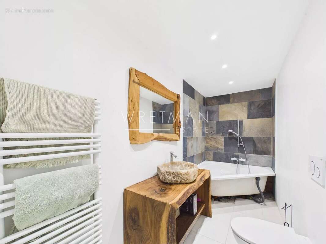 Maison en pierre avec piscine, jacuzzi et panorama exceptionnel - Sospel - photo 18