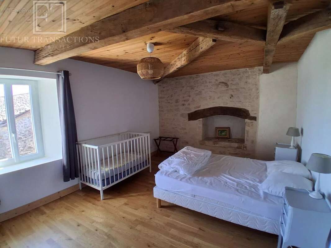 Maison à VARAIGNES