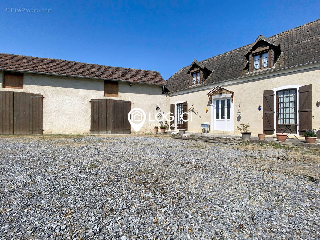 Maison à ASTIS