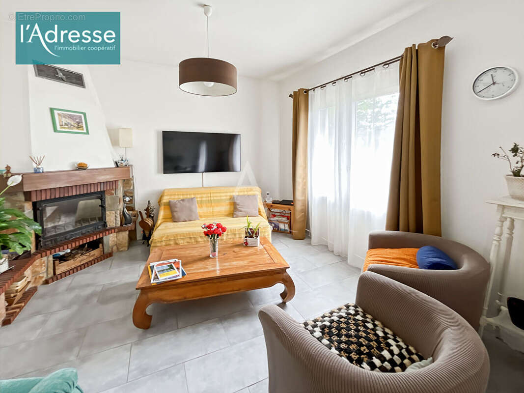Maison à MEZY-SUR-SEINE