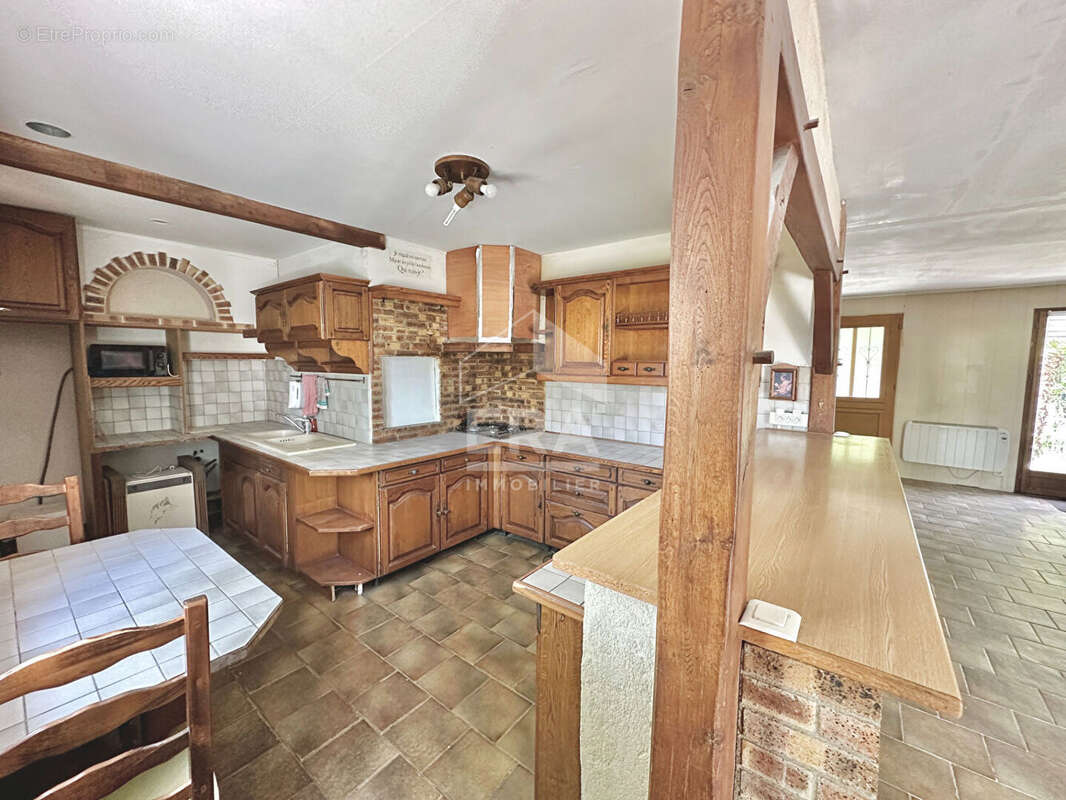 Maison à SAINT-PIERRE-LES-NEMOURS