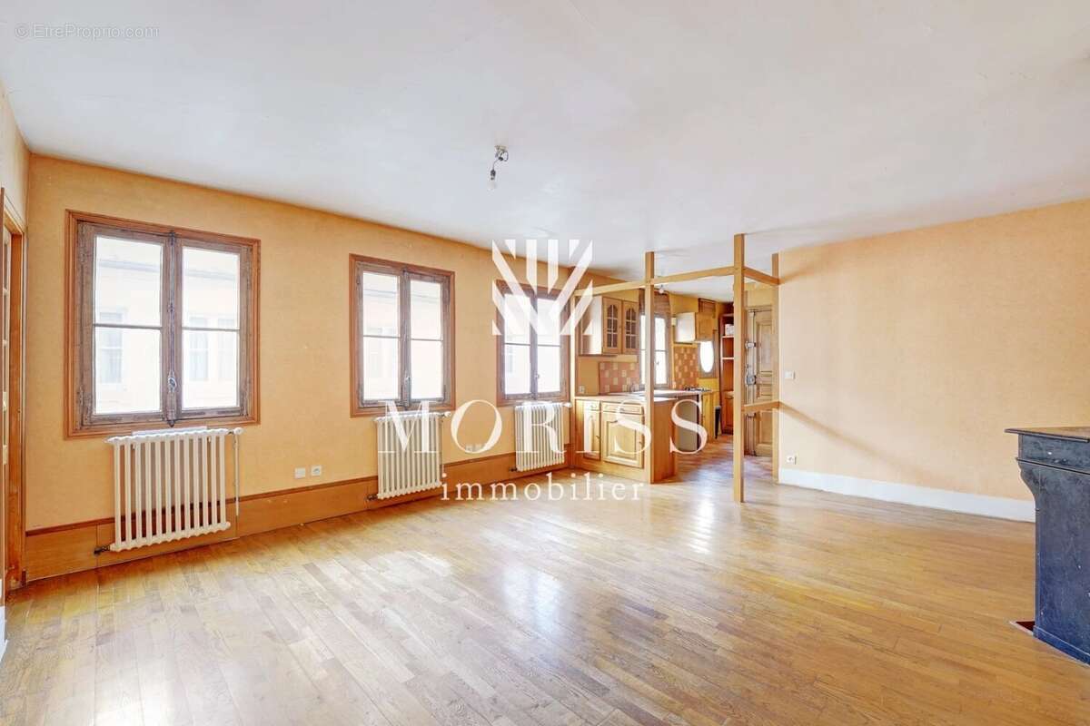 Appartement à PARIS-17E