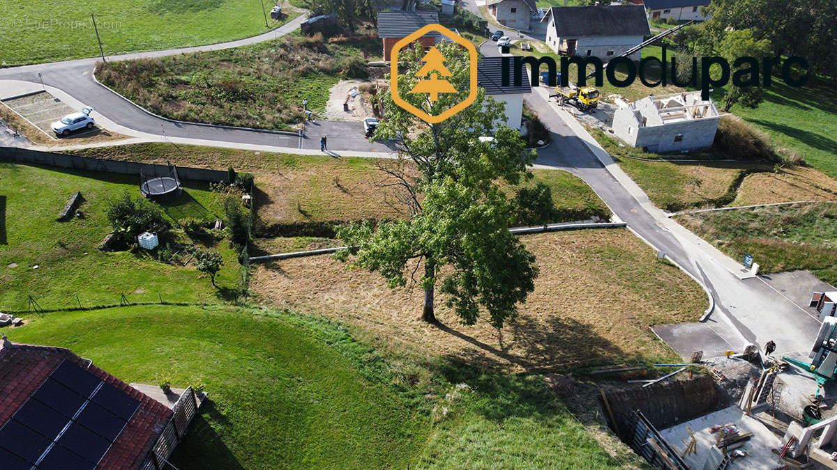 Terrain à SAINT-OFFENGE-DESSUS