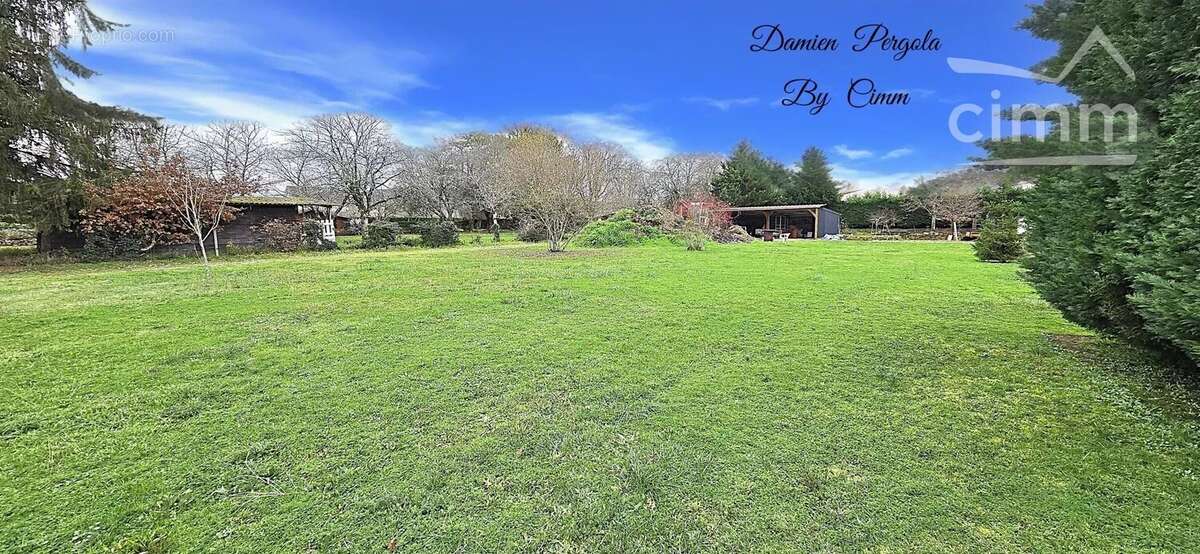 Terrain à MONTIGNAC