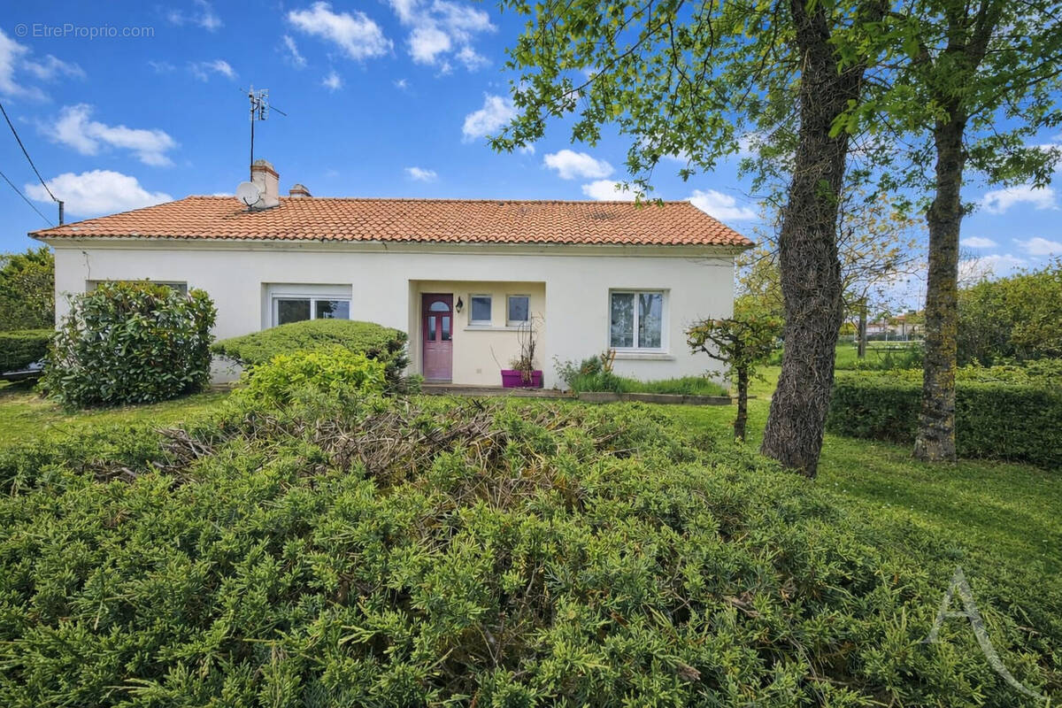 Maison à LEGE
