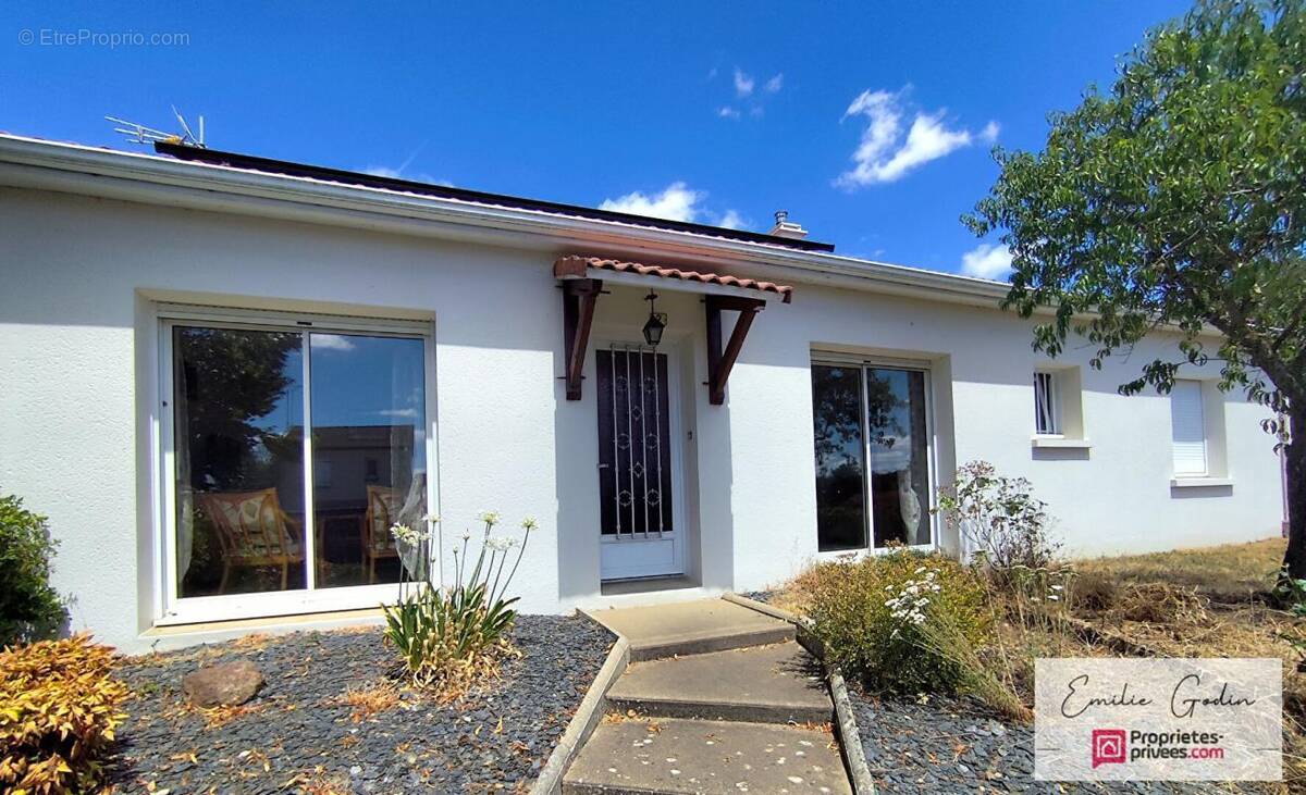 Maison à MAULEVRIER