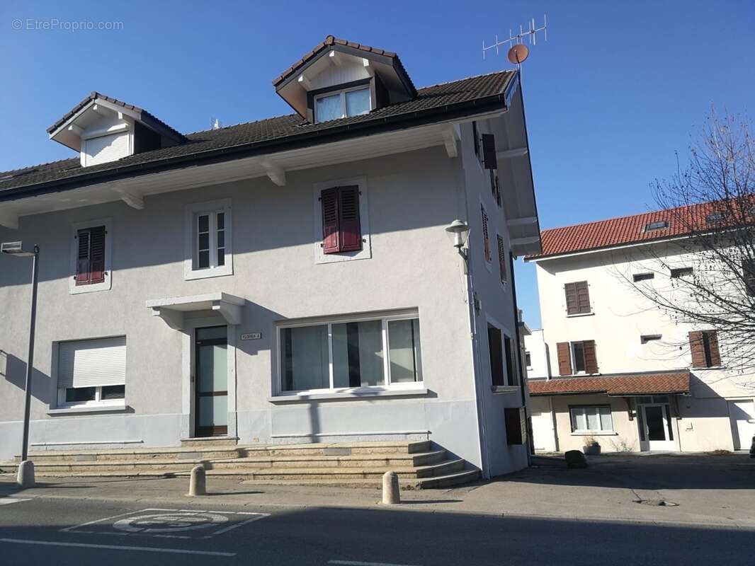 Dpt Haute Savoie (74), à vendre NEUVECELLE - Appartement T3 de 65 m2 proche des commerces - photo 10
