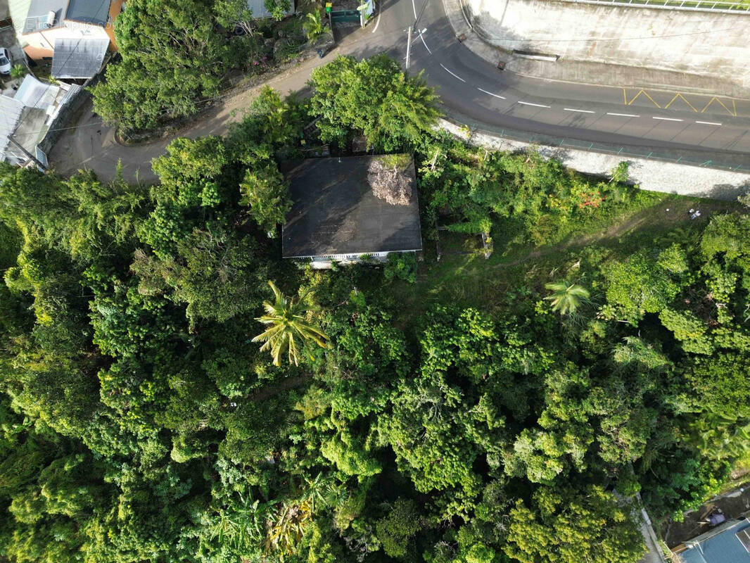 Terrain à LA POSSESSION