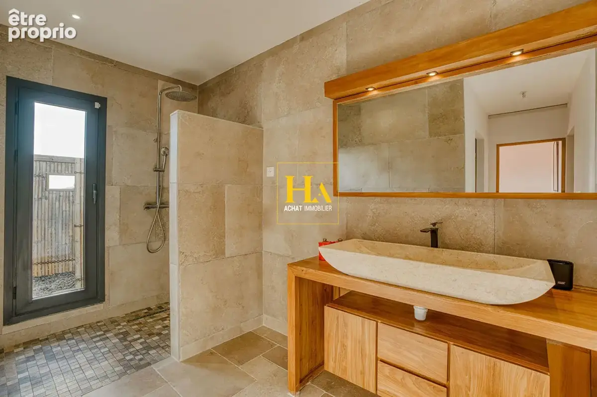 Villa contemporaine 160 m² avec piscine et vue mer ,Terre Sainte, Saint-Pierre - photo 18