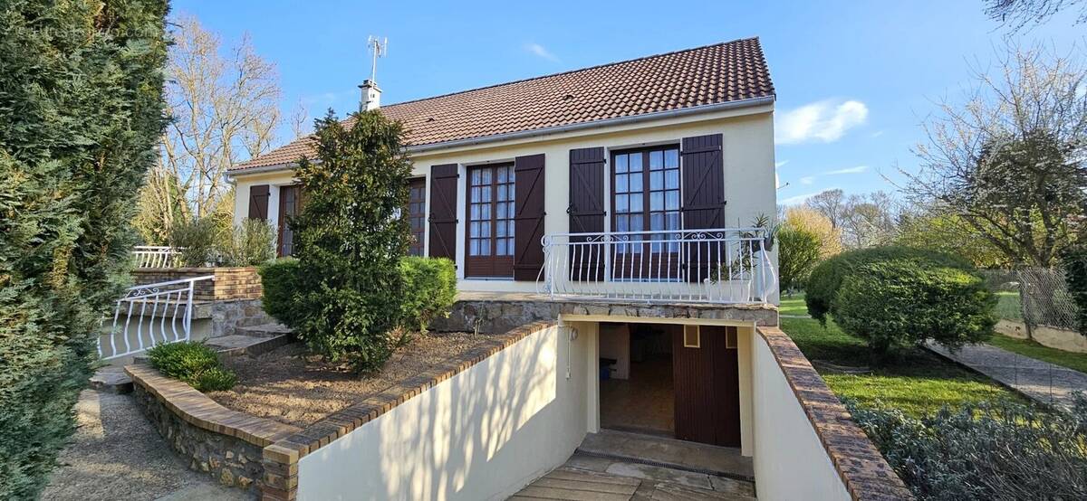 Maison à BAULNE