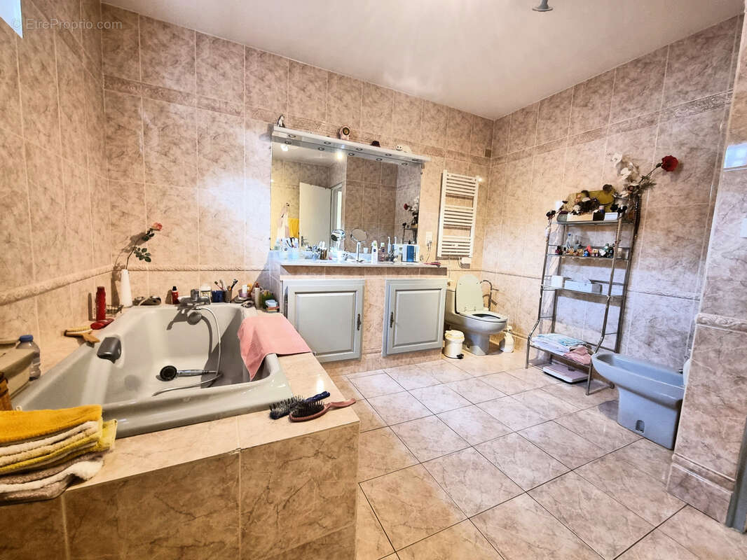 Maison à LAMALOU-LES-BAINS