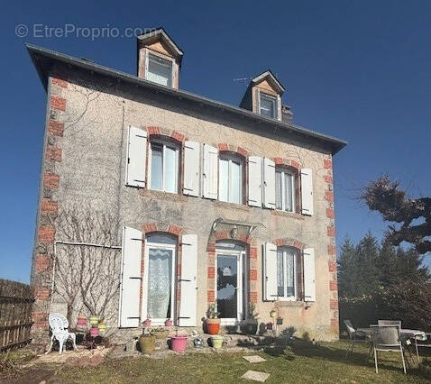 Maison à MAUSSAC