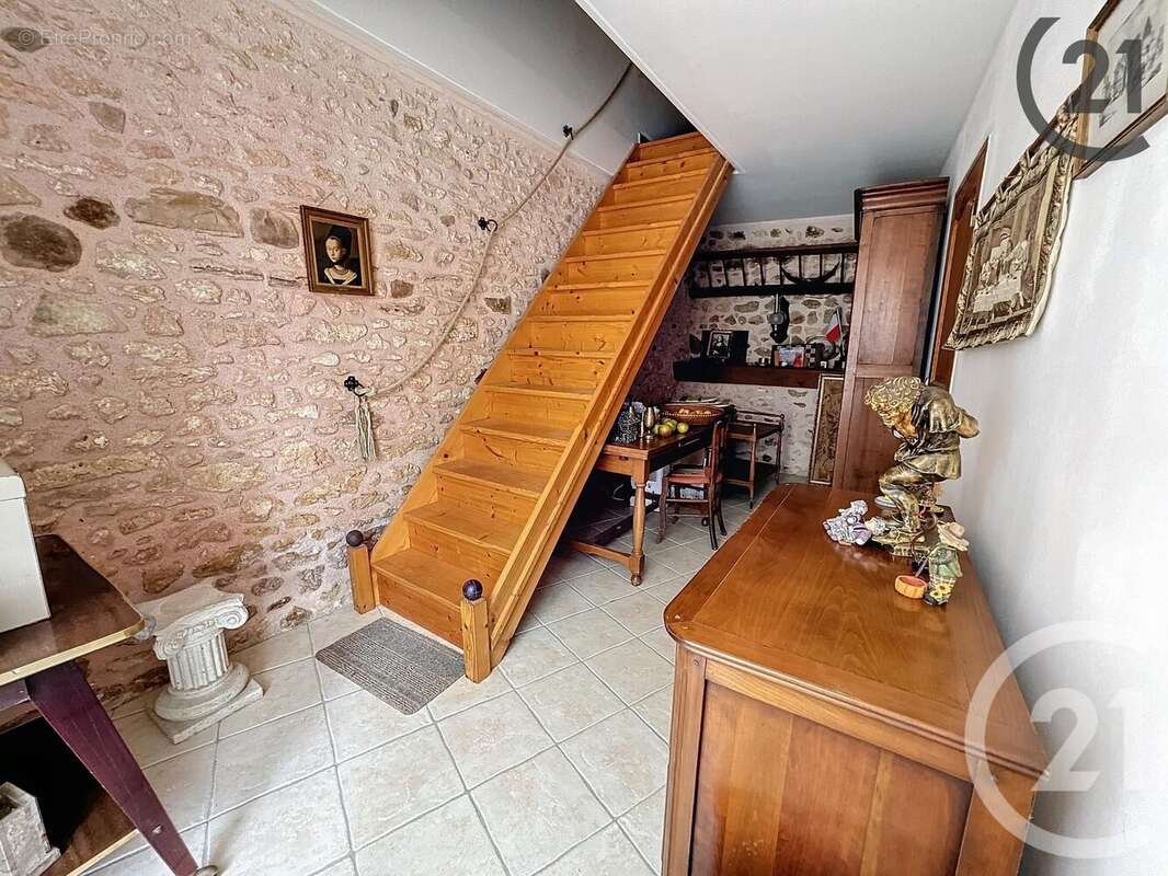 Maison à MONTCEAUX-LES-PROVINS