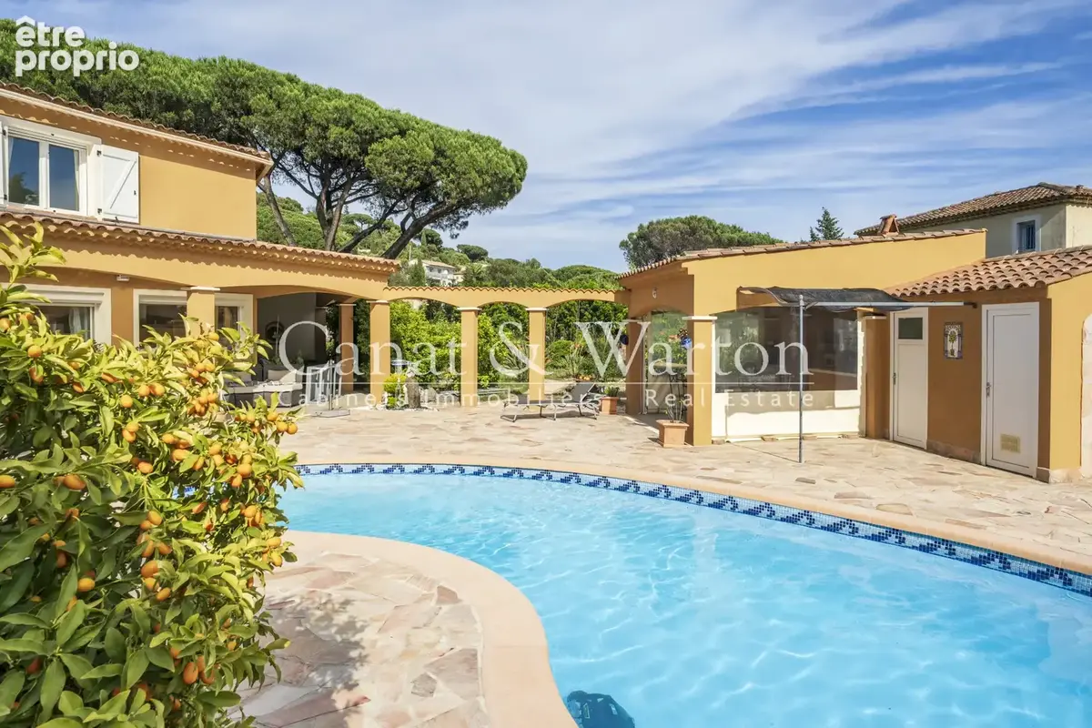 Proche du centre de cavalaire: villa d'architecte avec piscine - photo 3