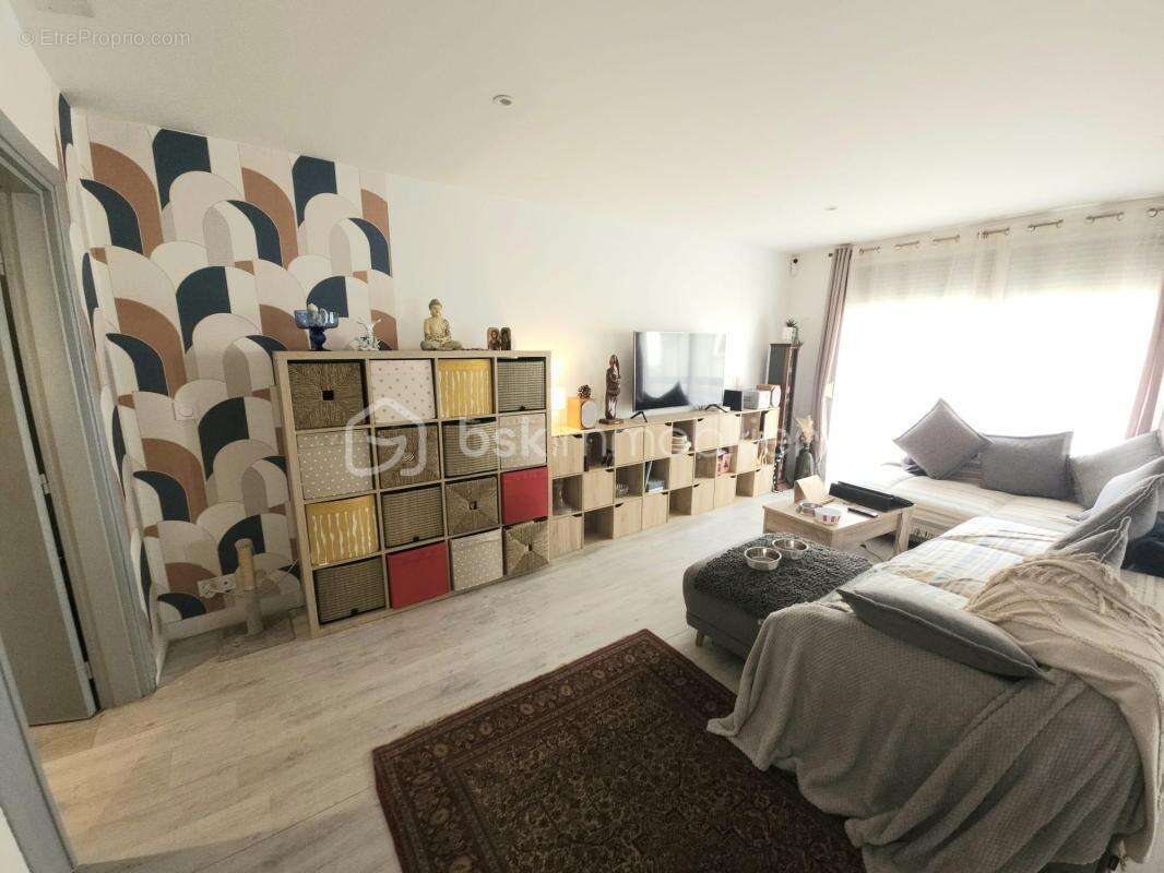 NÎMES – Proche  du Palais des Congrès de Nîmes – Appartement 4 pièces de 93 m² avec balcon , parking et caves - photo 9