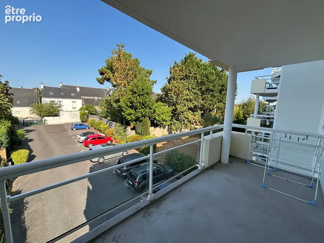 T.3 AURAY CENTRE VILLE avec ascenseur : 64 m2 avec garage et cave - photo 2
