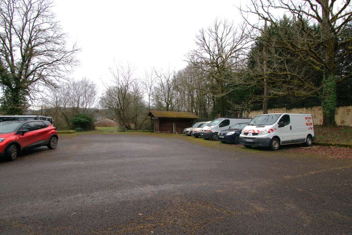 A vendre : Local/Entrepôt de 220 m2 plus une maison de 90m2 TERRASSON LA VILLEDIEU (24) - photo 5