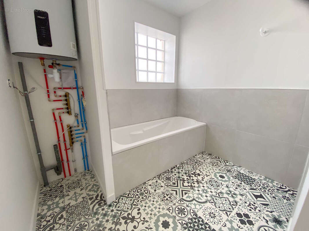1 appart + 3 plateaux amenageables (pour investisseur, projet pro ou passionné) 97 m2 + 325 m2 - photo 10