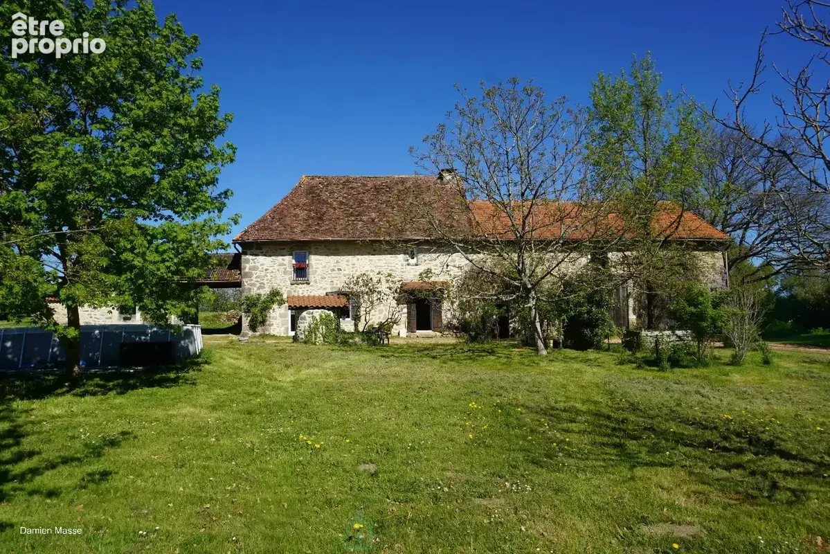 Ancien relais de poste du XVIIe siècle niché au coeur du parc naturel du Périgord vert. - photo 2