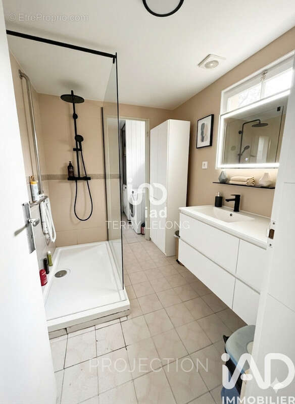 Maison 137 m² à Tully  - photo 8