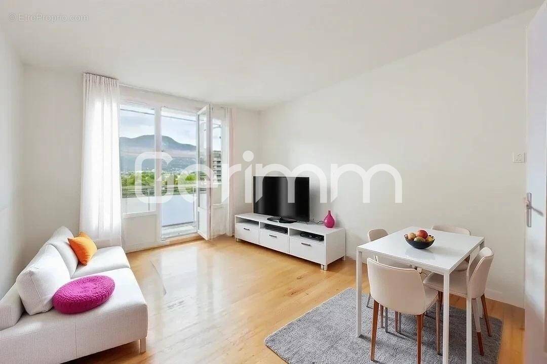 Appartement à SASSENAGE