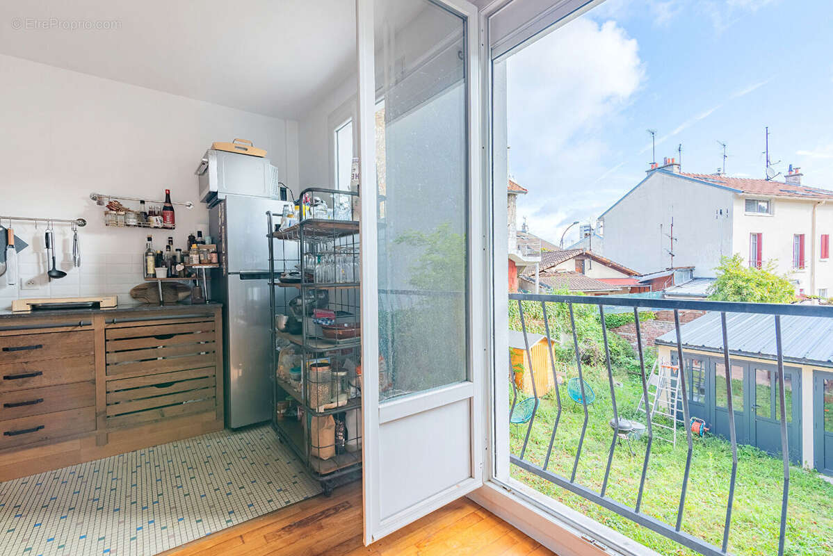 Appartement à LES LILAS