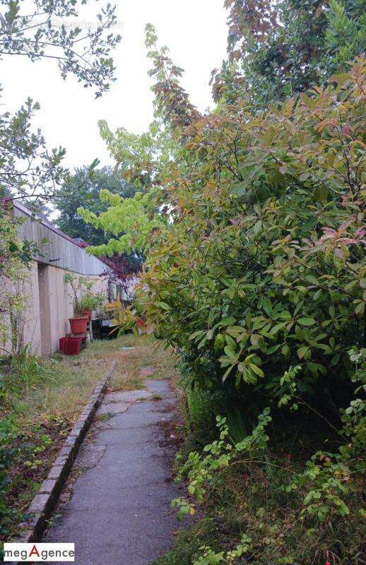 Maison à LA LANDE-SUR-EURE