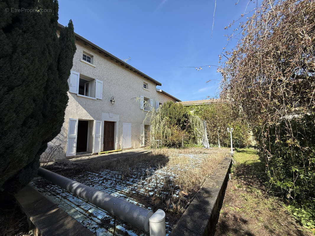 Maison à REVENTIN-VAUGRIS