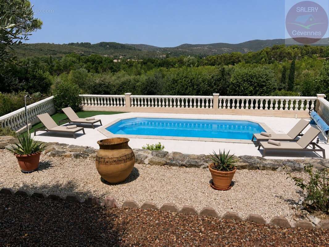 Villa familiale avec piscine,appartement indépendant et terrain arboré - photo 2
