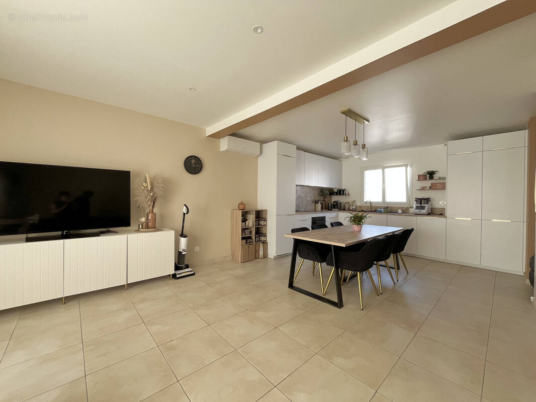 POMEROLS - VILLA 2022 de 85 m² avec 3 chambres, garage et jardin - photo 1