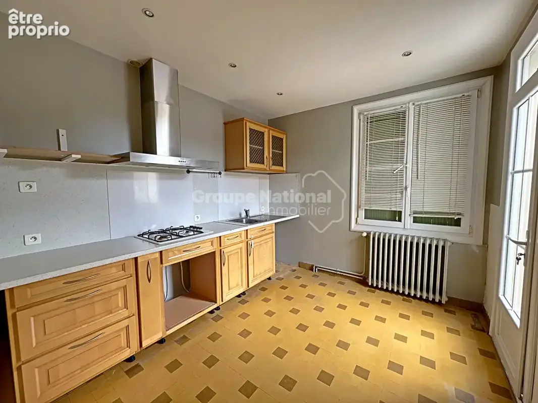 Maison de ville T6 individuelle - cour - terrasse - garage - photo 4