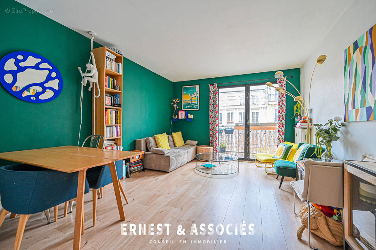 59414108a.jpg - Appartement à PARIS-10E