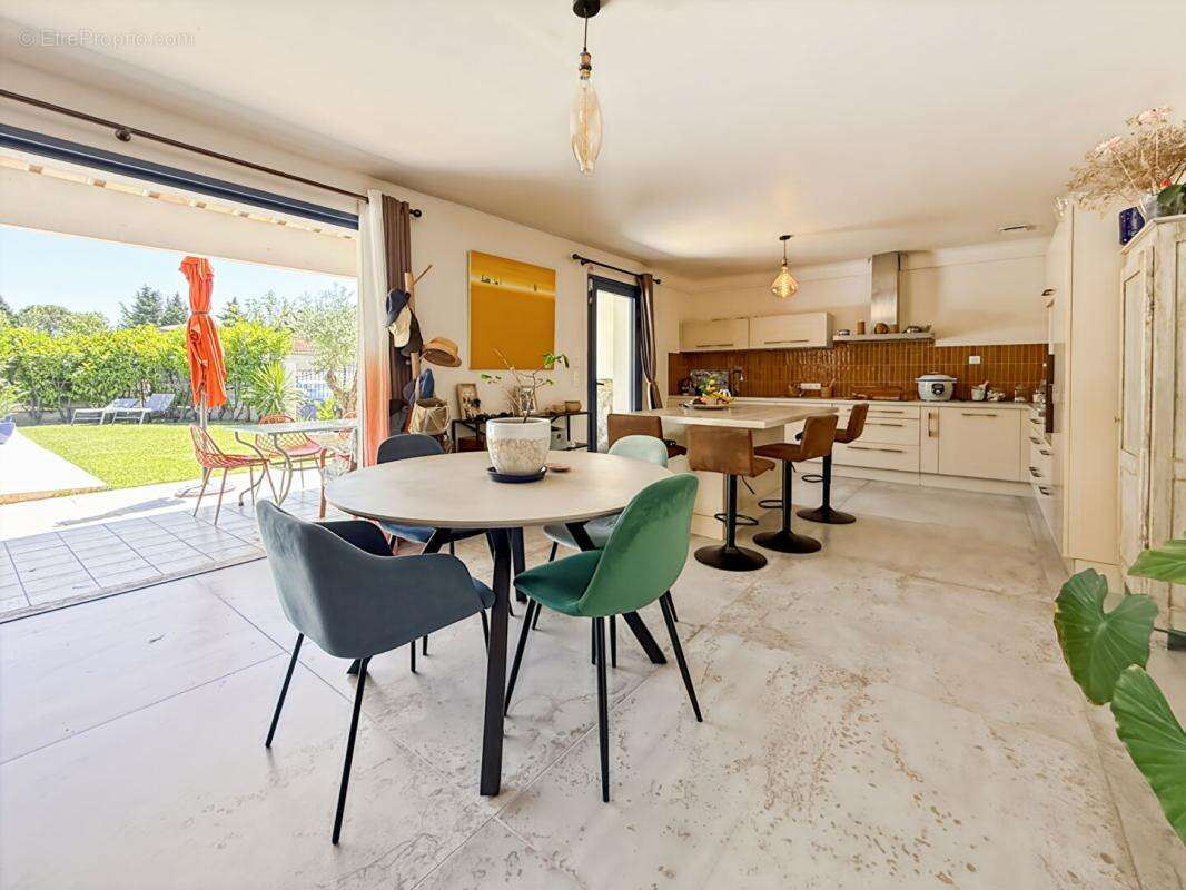 À Vendre maison avec piscine et studio de 25m2 à Mouriès - photo 2