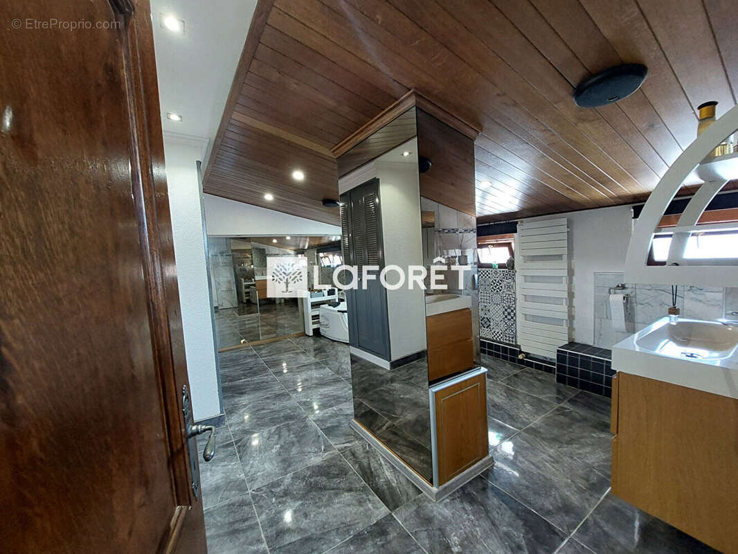 Appartement à AUDUN-LE-TICHE