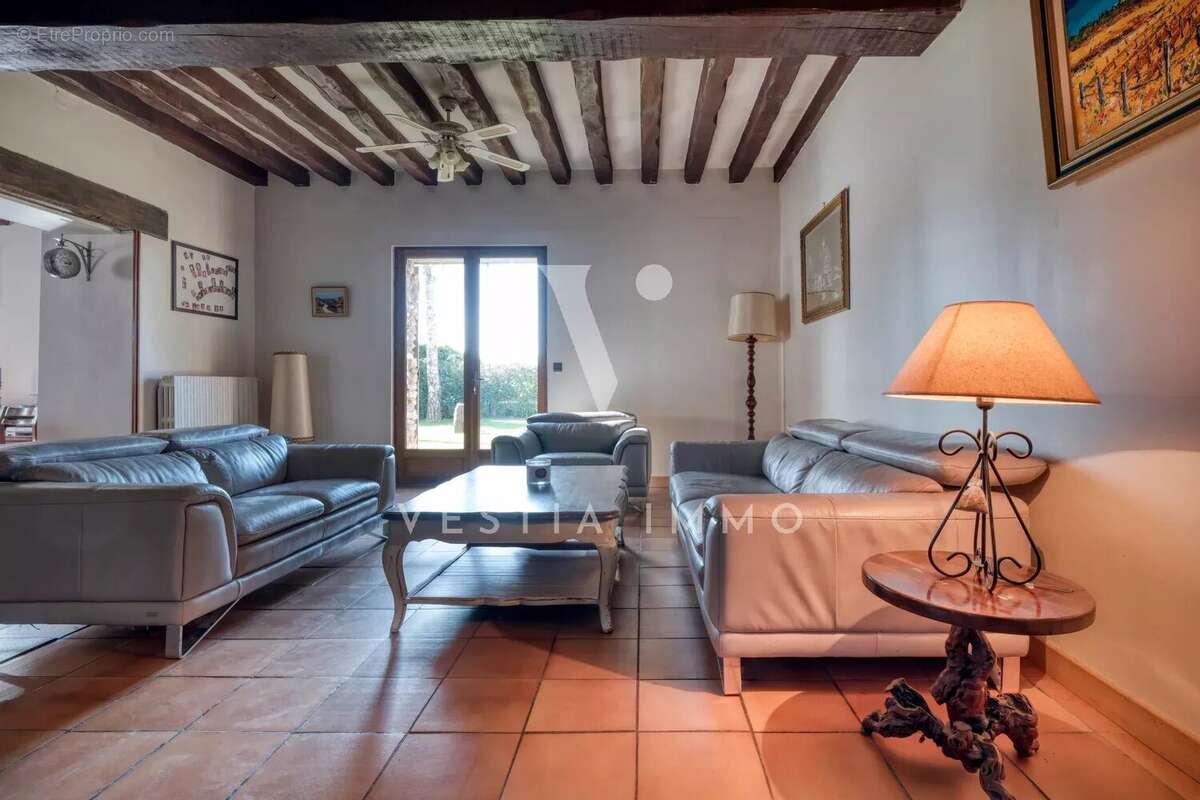 Commerce à PRUNAY-EN-YVELINES