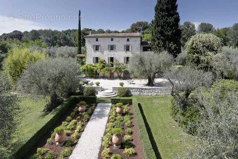 Maison à VALBONNE
