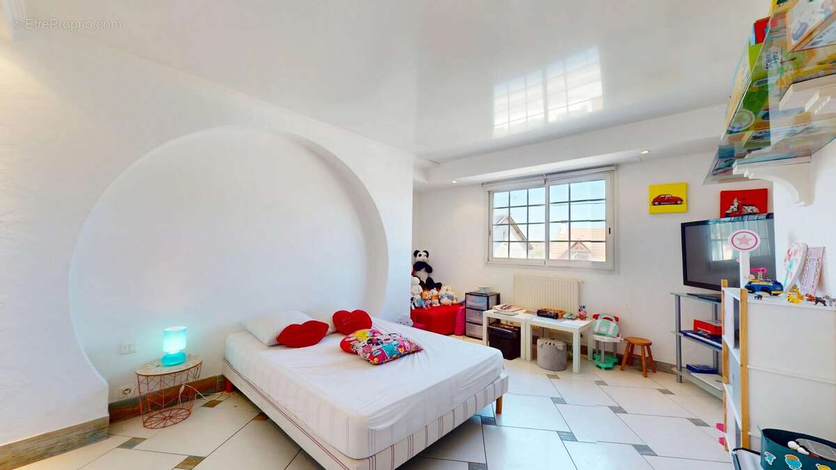Maison 255 m² à Courtry  - photo 14
