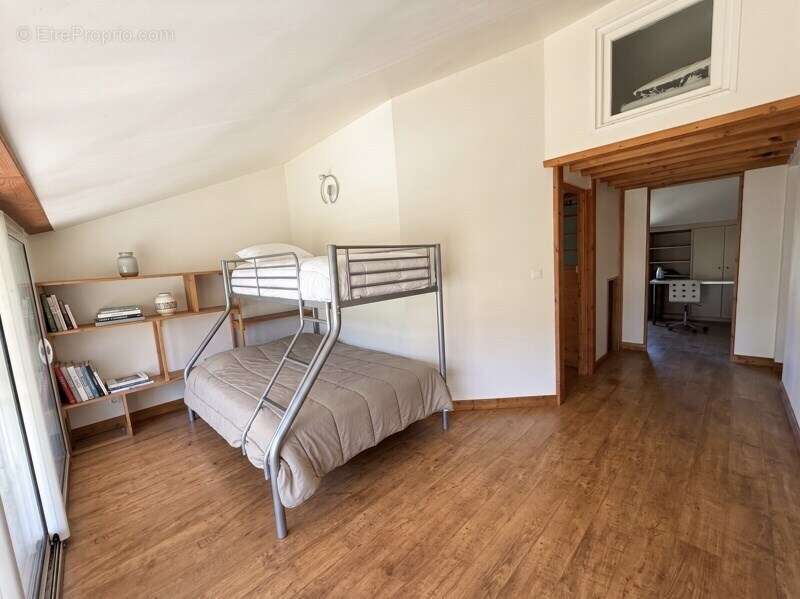 Maison de 7 pièces principales - photo 7