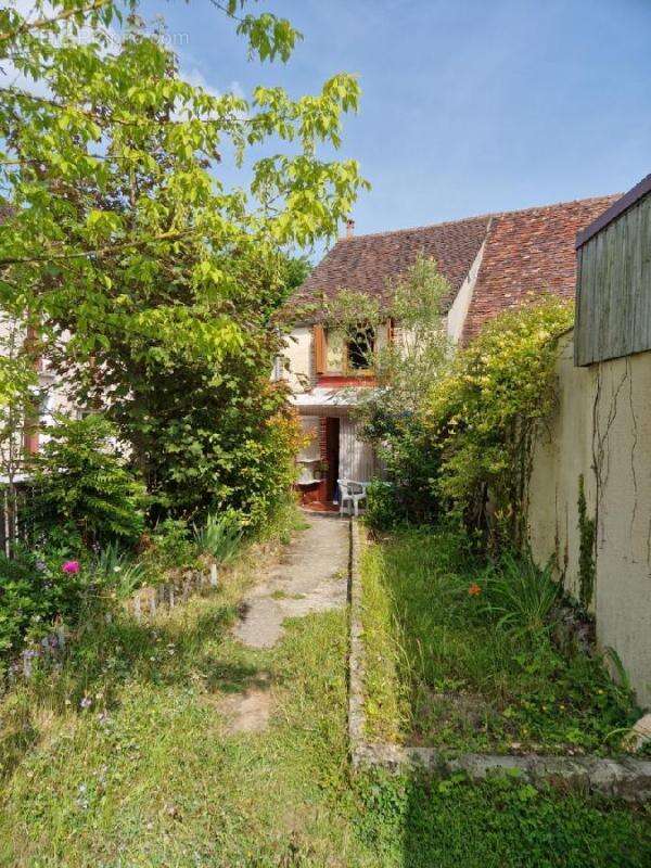 Maison à LA LANDE-SUR-EURE