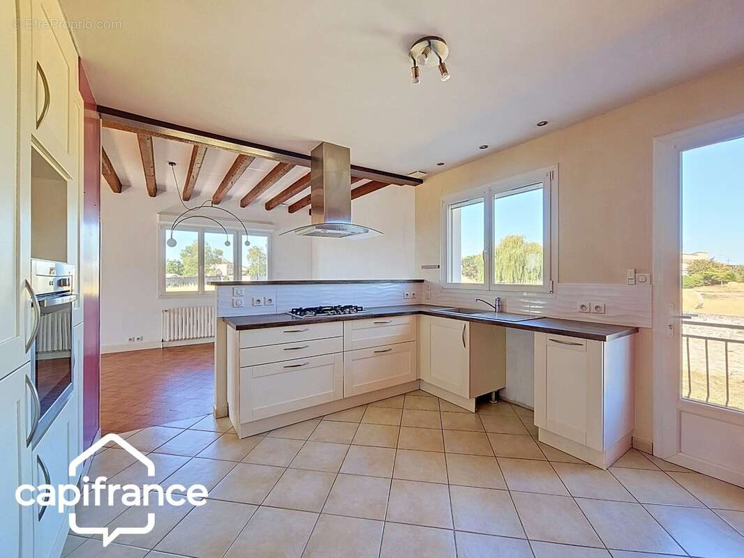Maison sur sous-sol 121 m² – 5 chambres – terrain clos 1 305 m² – Saint-Jacques-de-Thouars, proximité immédiate de Thouars - photo 6