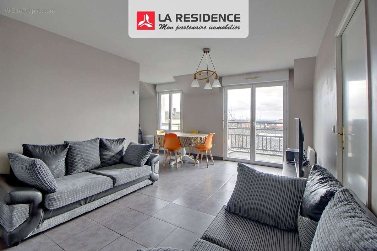 Appartement à CHANTELOUP-LES-VIGNES