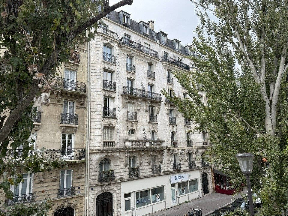 Appartement à PARIS-16E