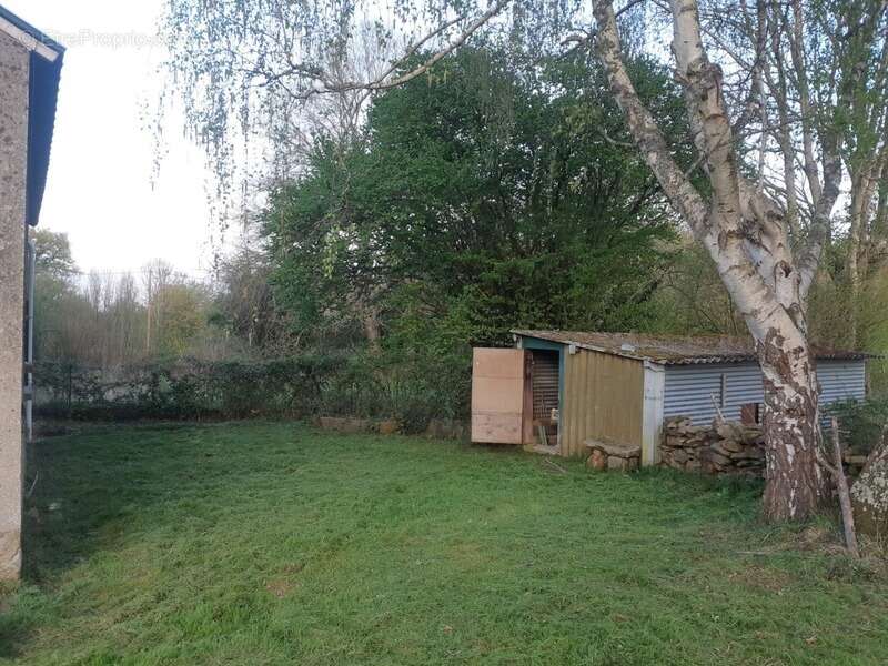 Maison à LA CELLE-DUNOISE