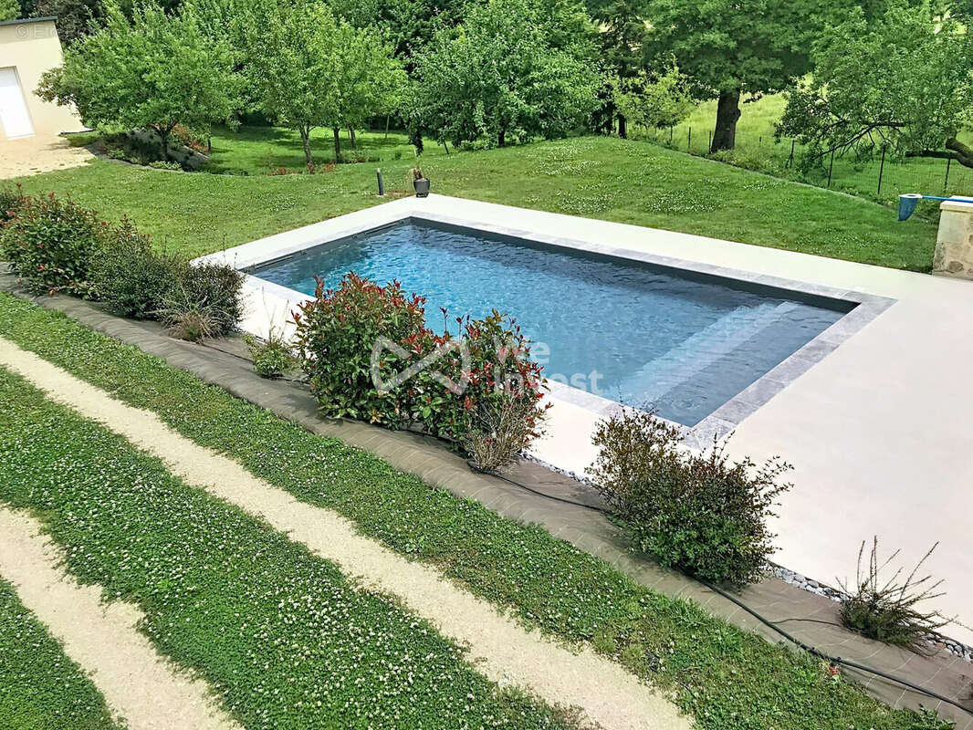 Maison à PRIVEZAC