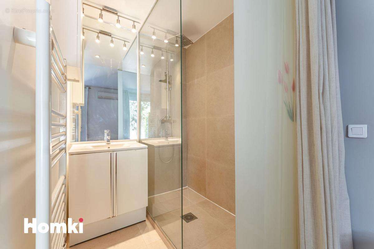 Appartement à MARSEILLE-7E