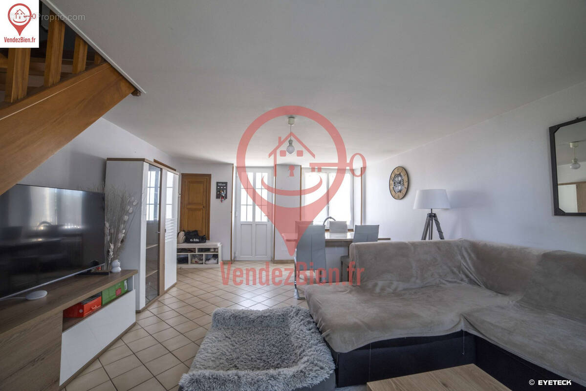 Maison à LA CHAPELLE-SAINT-URSIN