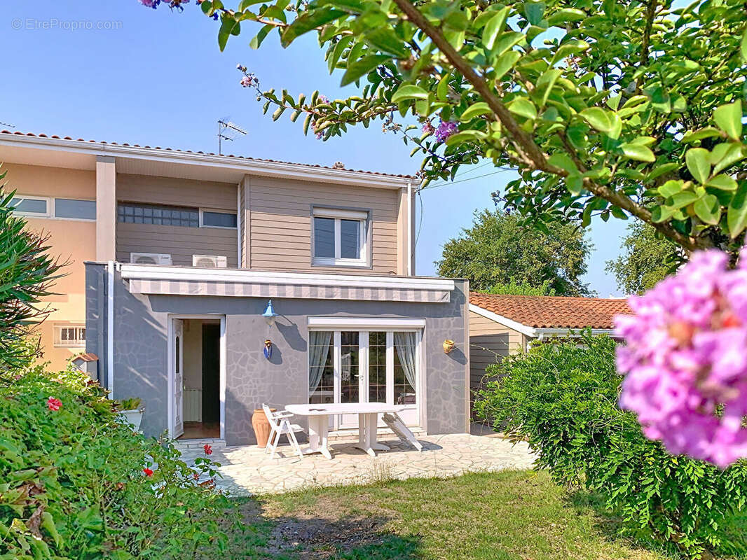 Maison à VILLENAVE-D&#039;ORNON